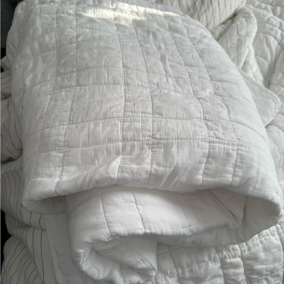 Brooklinen Lightweight Cotton Quilt White Bed Blanket - Full/Queen - Picture 1 of 8
